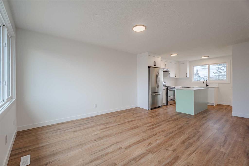 2916 41 Street Property Photo 7