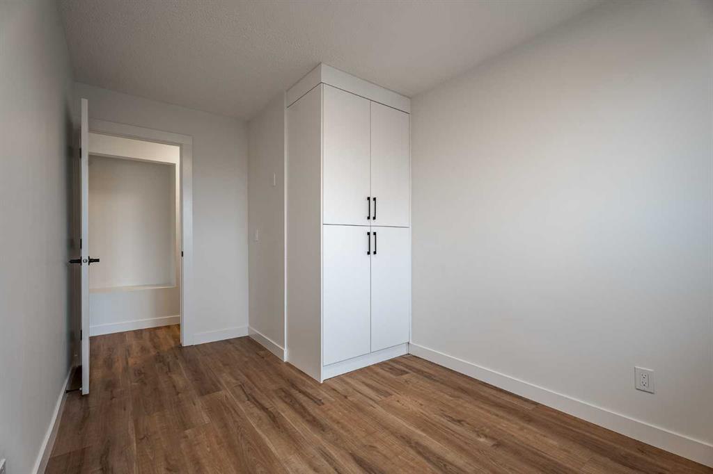 2916 41 Street Property Photo 18
