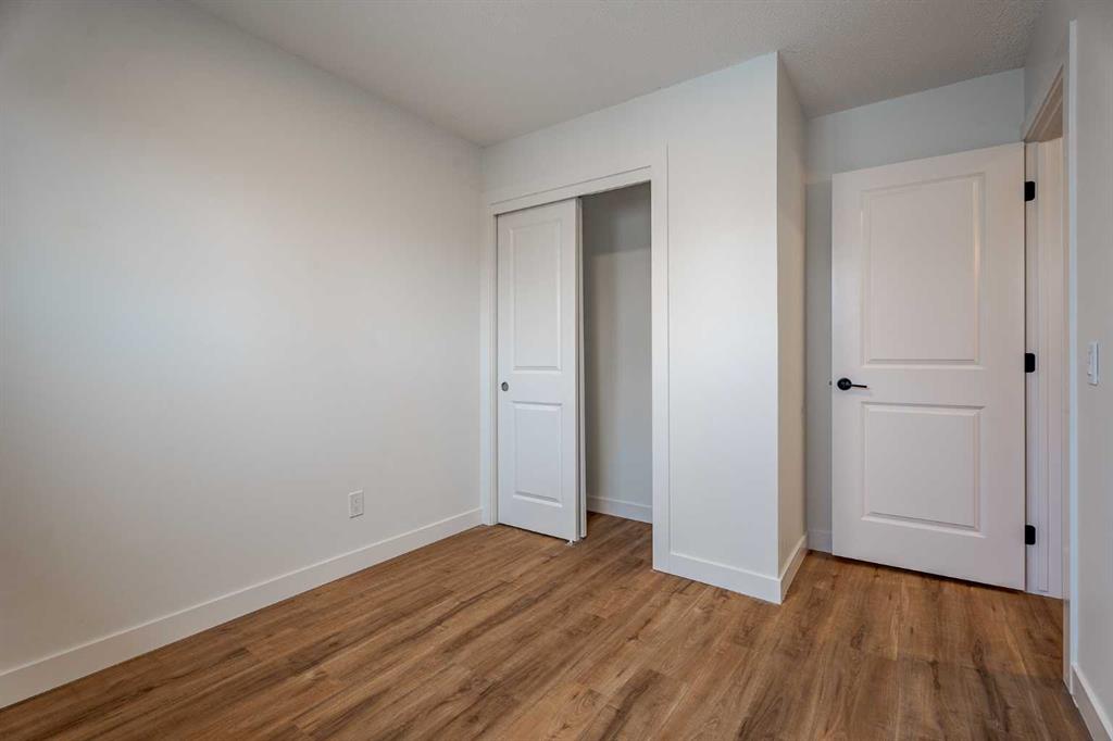 2916 41 Street Property Photo 20