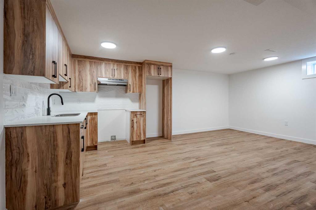 2916 41 Street Property Photo 26