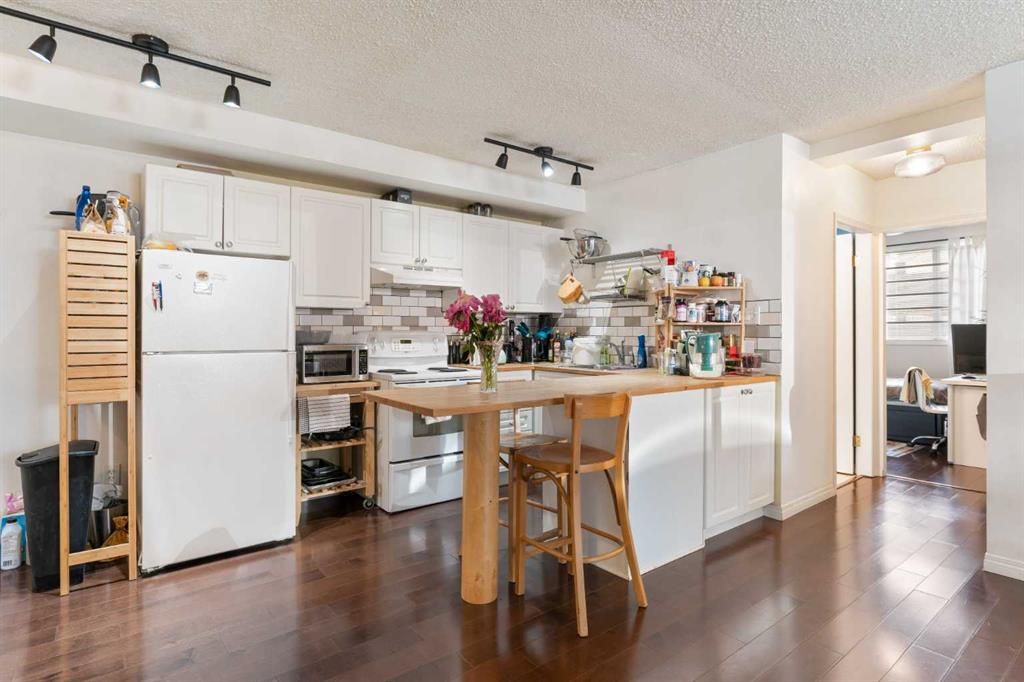 215 25 Avenue 104 Property Photo 2