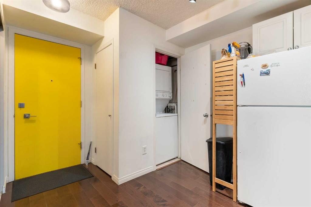 215 25 Avenue 104 Property Photo 5