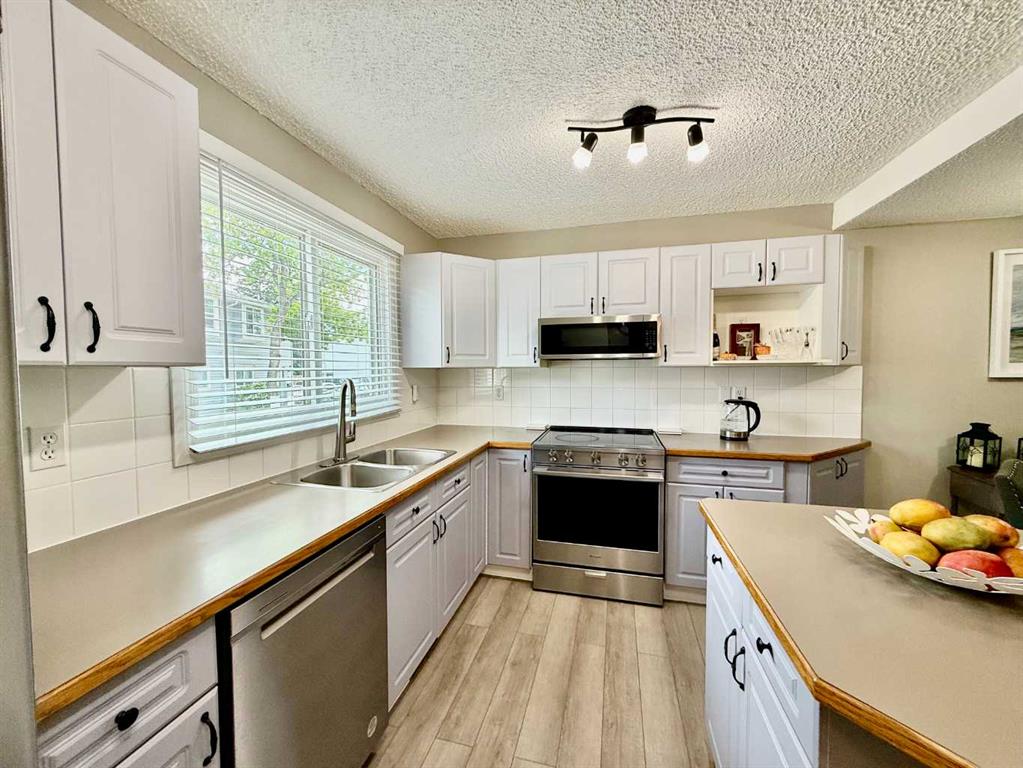 4810 40 Avenue 157 Property Photo 4