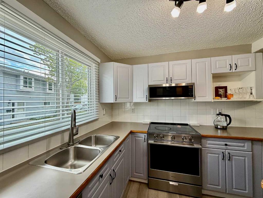 4810 40 Avenue 157 Property Photo 5