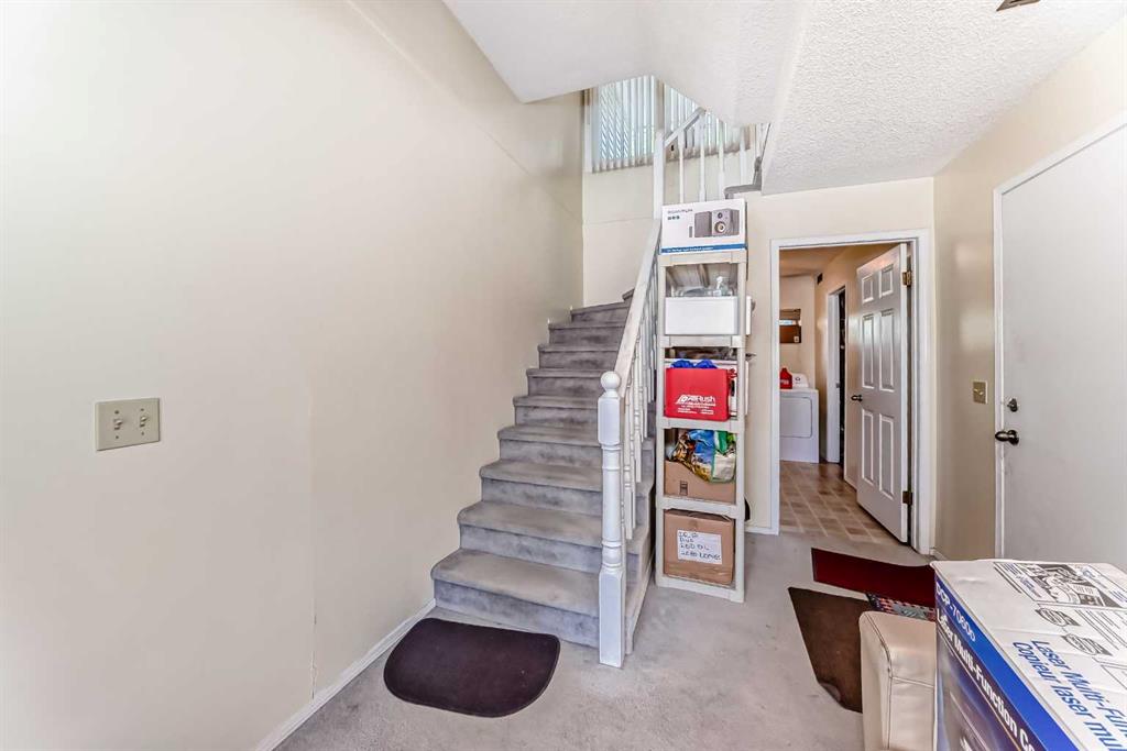 12 Coachway Gardens Property Photo 2