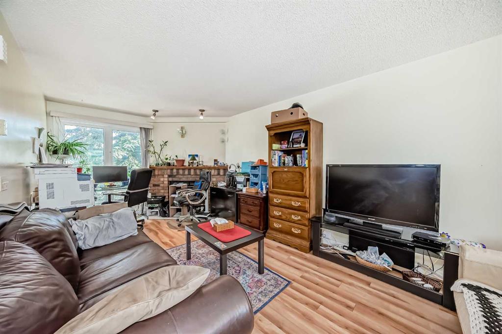 12 Coachway Gardens Property Photo 9