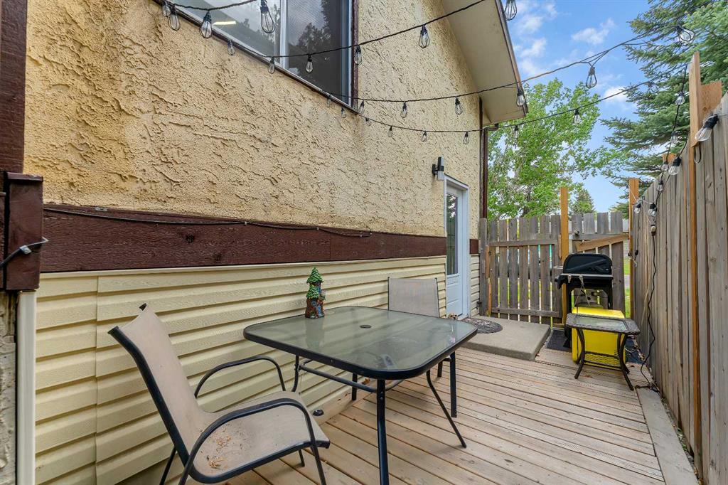 4716a 44 Avenue Property Photo 4