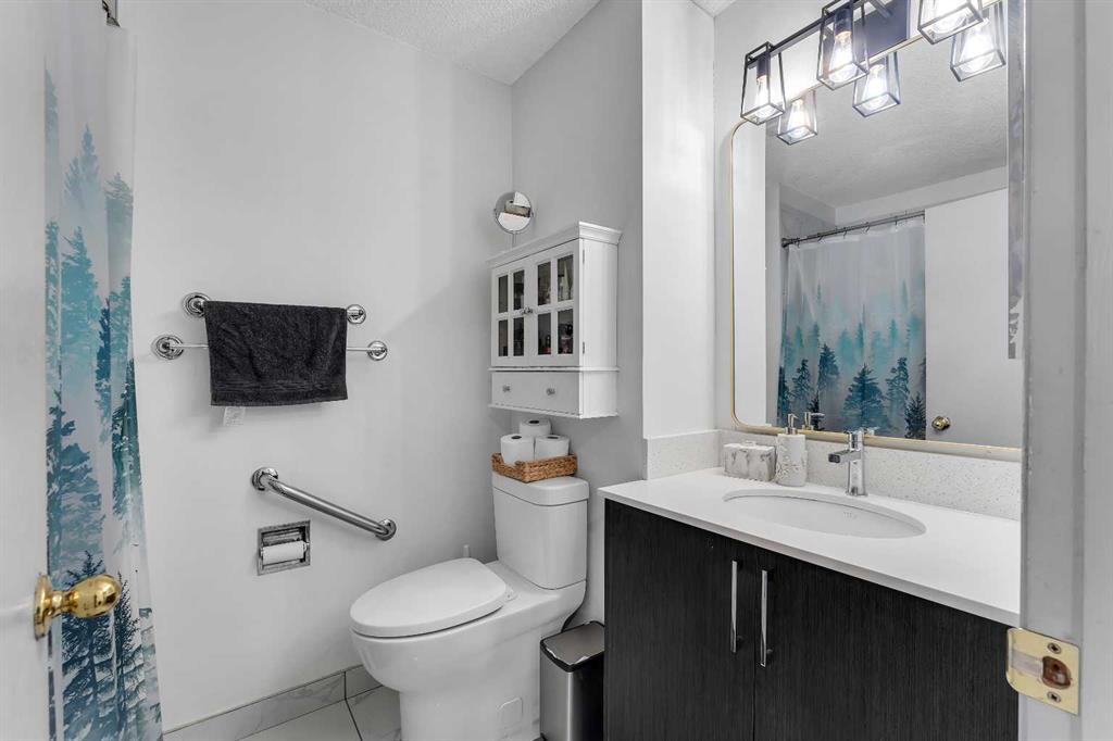 4716a 44 Avenue Property Photo 15