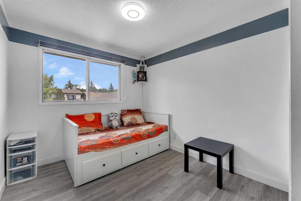 4716a 44 Avenue Property Photo 16