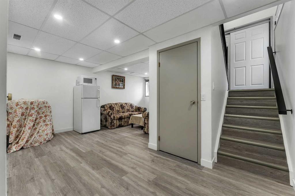 4716a 44 Avenue Property Photo 18