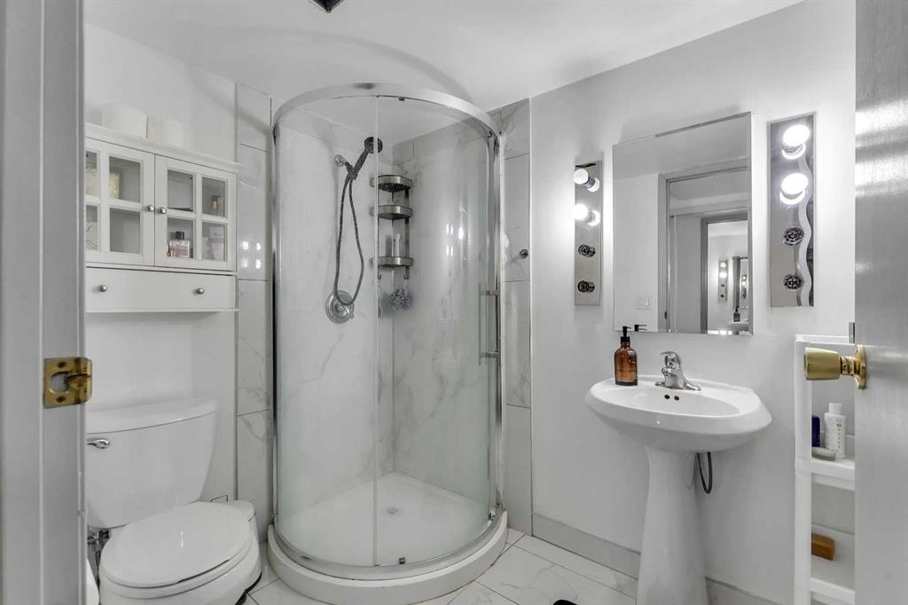 4716a 44 Avenue Property Photo 23