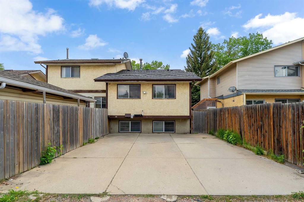 4716a 44 Avenue Property Photo 25