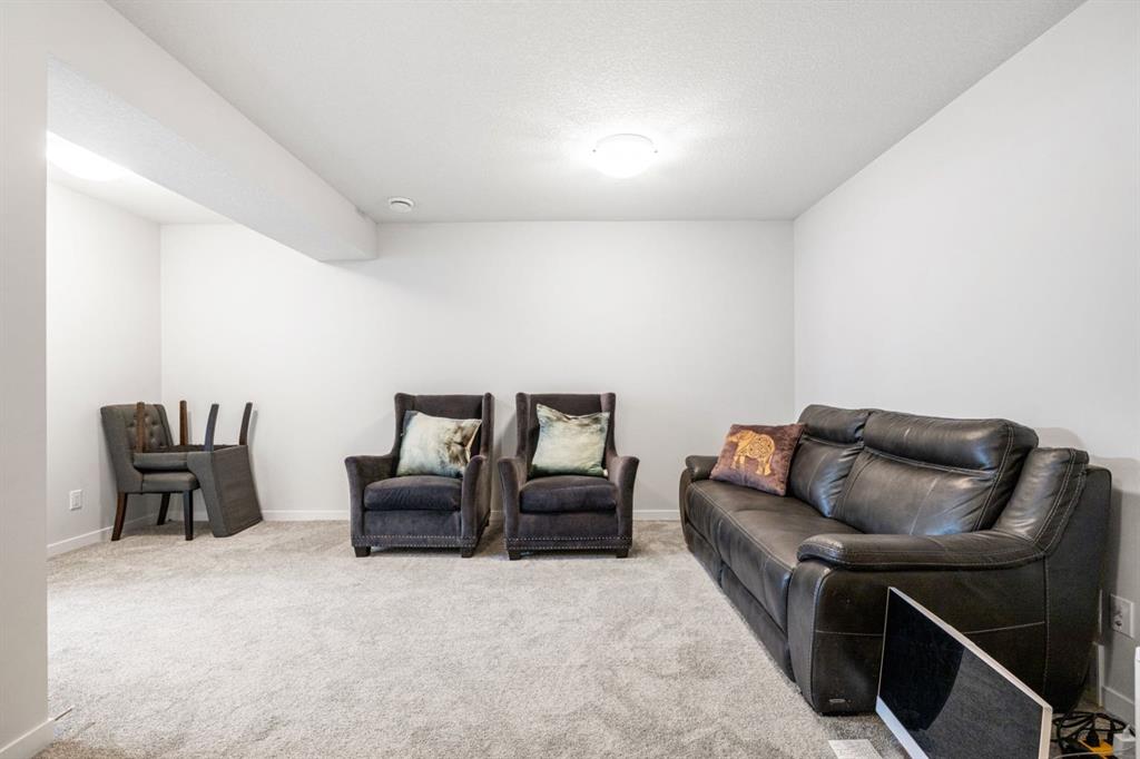 261 Herron Mews Property Photo 35