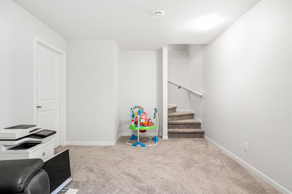 261 Herron Mews Property Photo 38