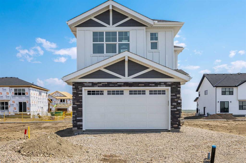 283 Kinniburgh Loop Property Photo 1