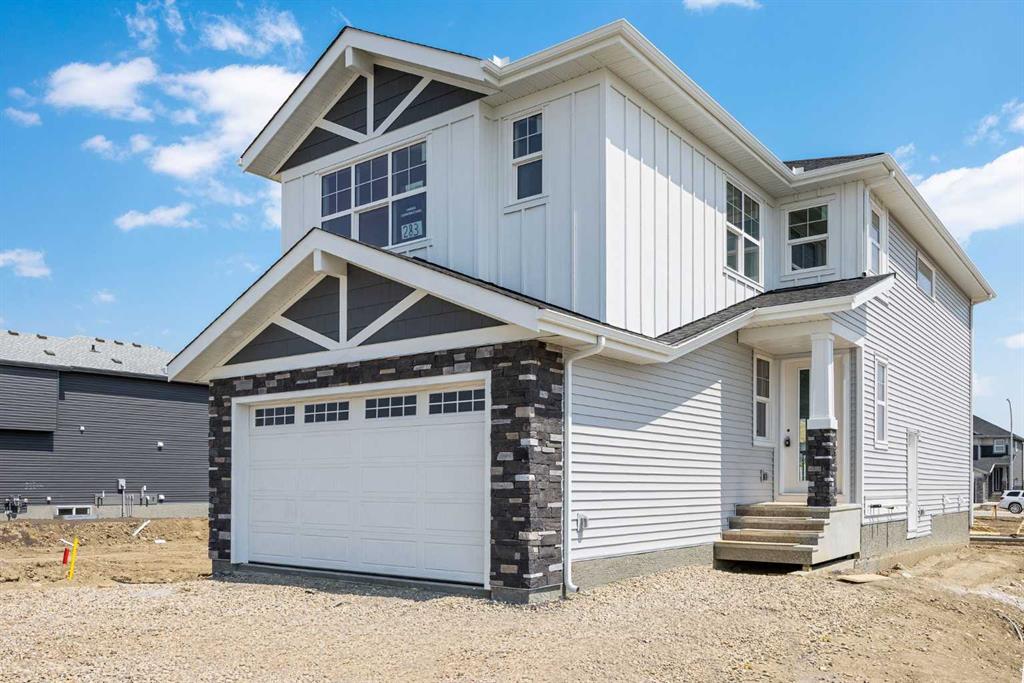 283 Kinniburgh Loop Property Photo 2