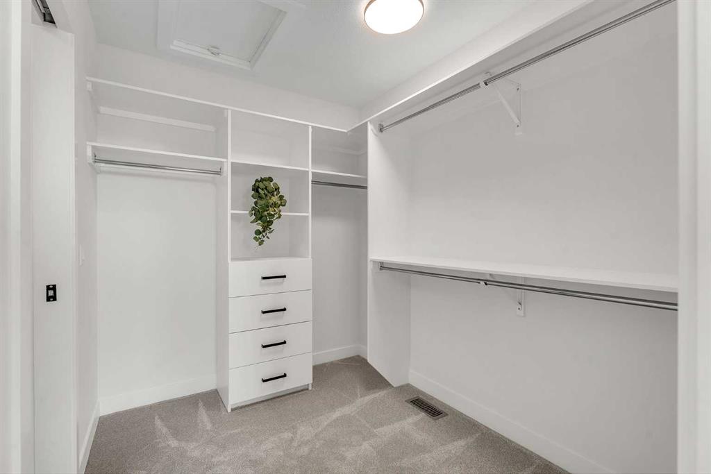 283 Kinniburgh Loop Property Photo 36