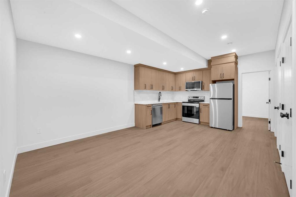 7722 46 Avenue Property Photo 35