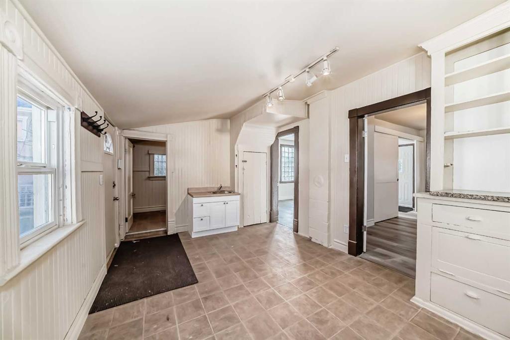 1222 10 Avenue Property Photo 11
