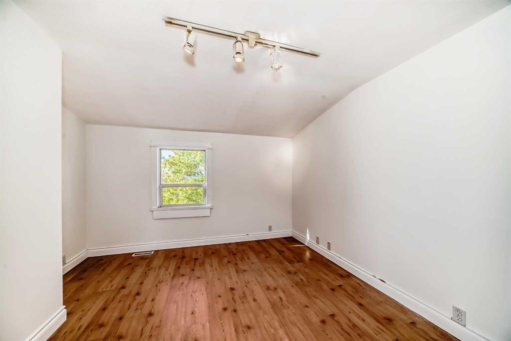 1222 10 Avenue Property Photo 18