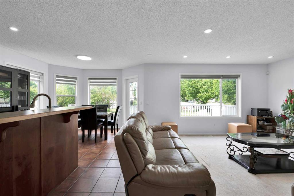 649 Coventry Drive Property Photo 28