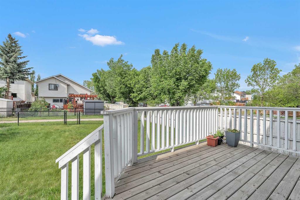 649 Coventry Drive Property Photo 36