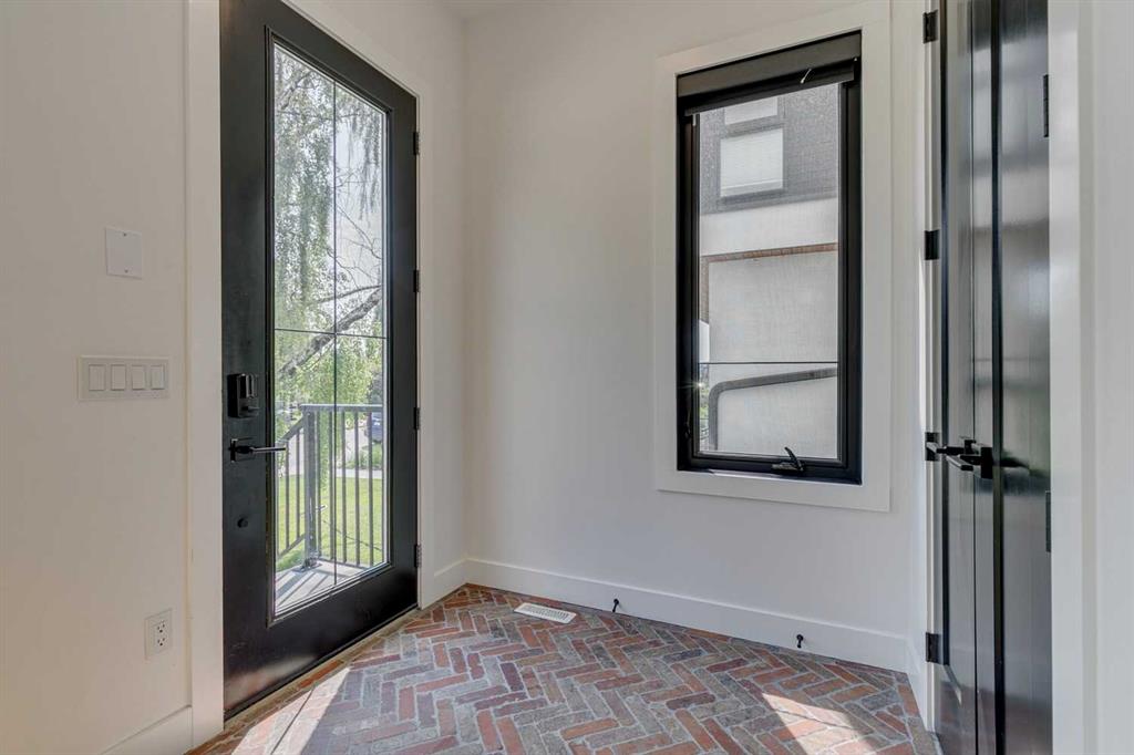 2219 32 Street Property Photo 2