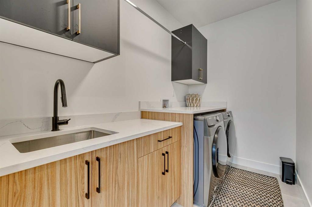 2219 32 Street Property Photo 27