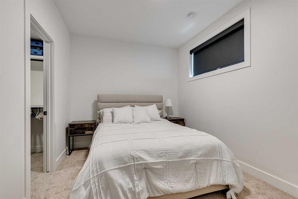 2219 32 Street Property Photo 40