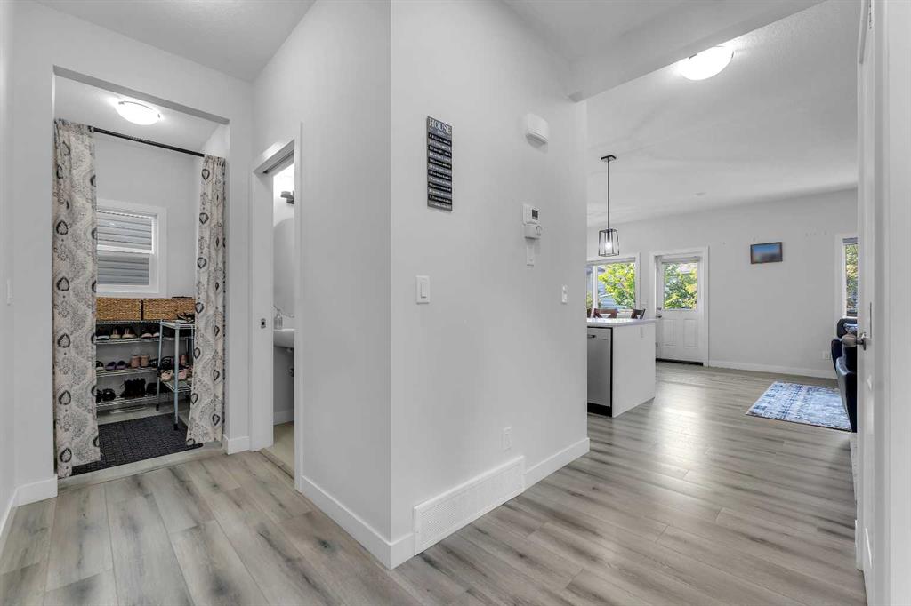 264 Reunion Loop Property Photo 6