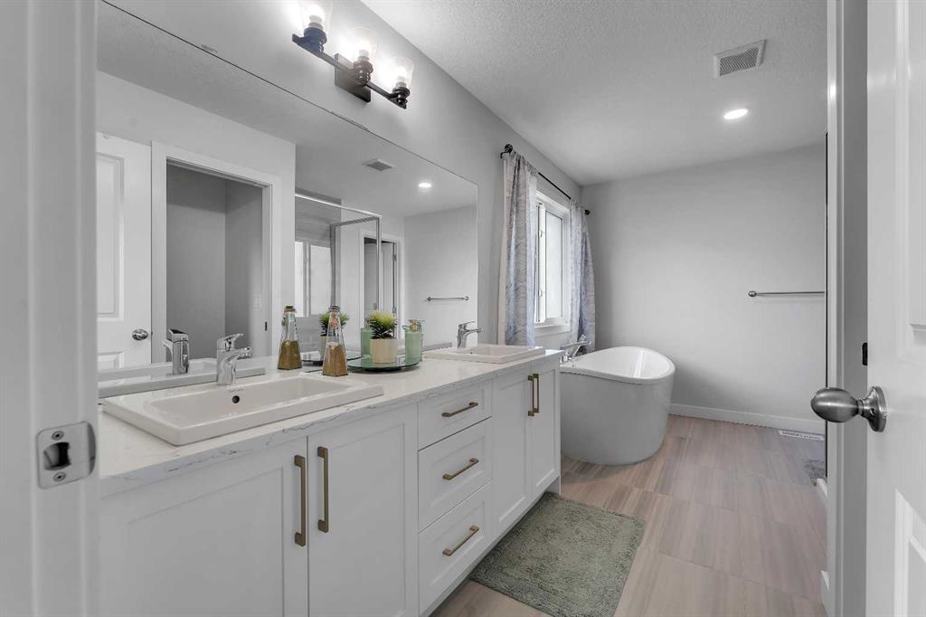 264 Reunion Loop Property Photo 21