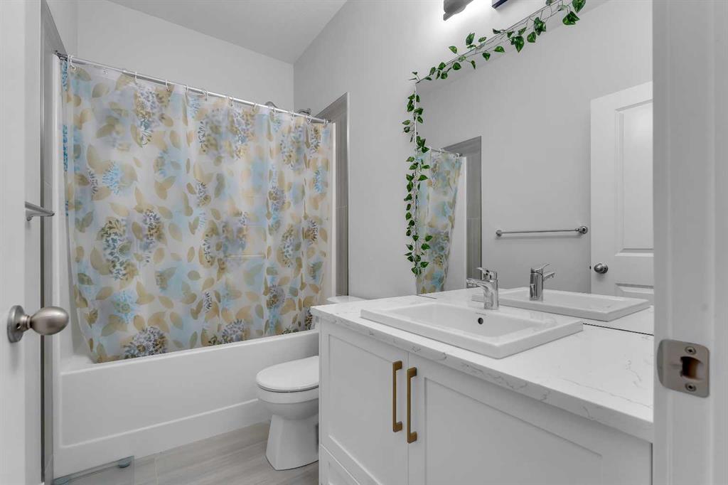 264 Reunion Loop Property Photo 36