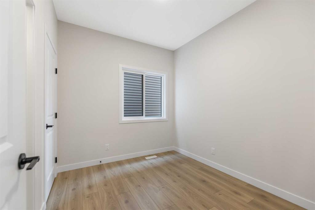 35 Corner Glen Common Property Photo 7