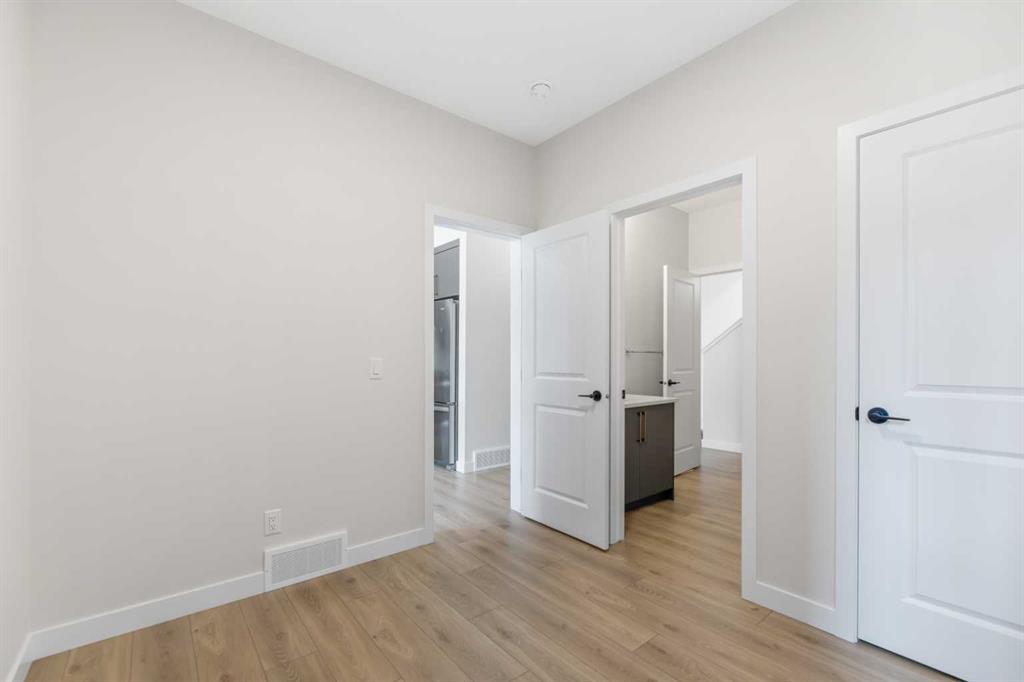 35 Corner Glen Common Property Photo 8