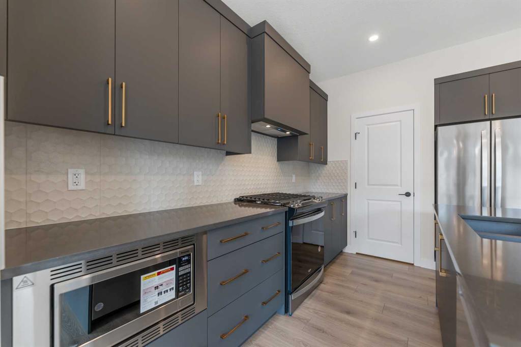 35 Corner Glen Common Property Photo 9