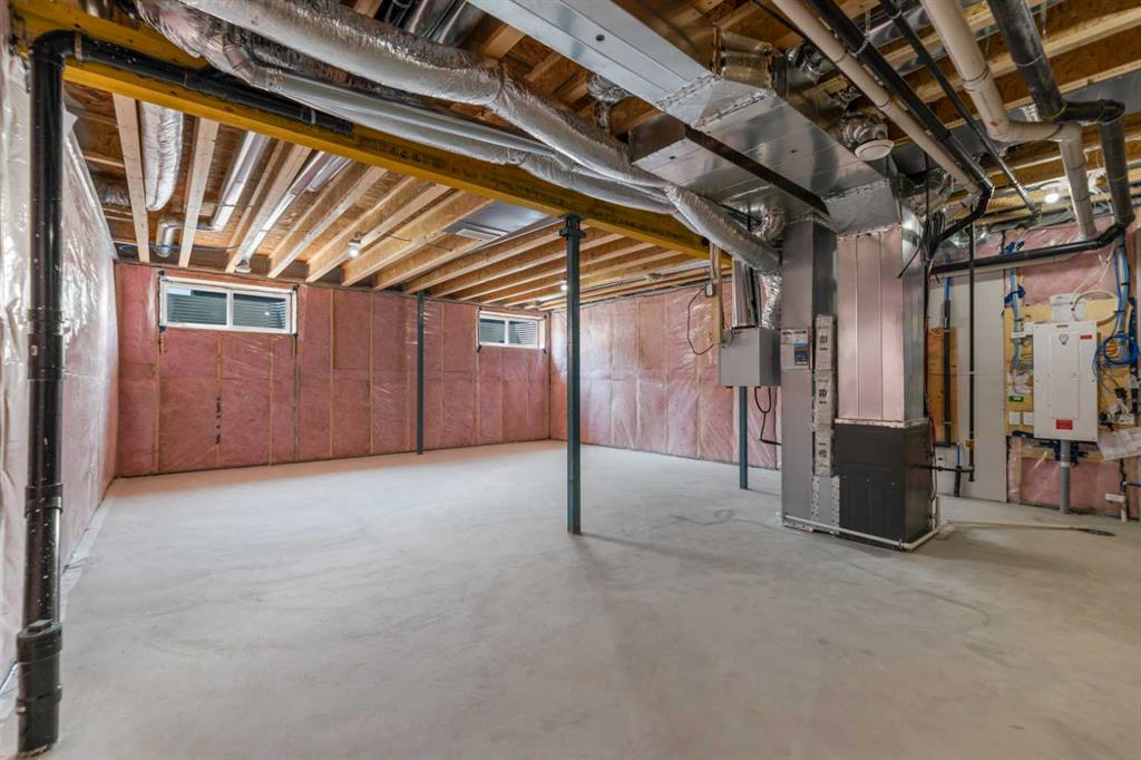 35 Corner Glen Common Property Photo 32