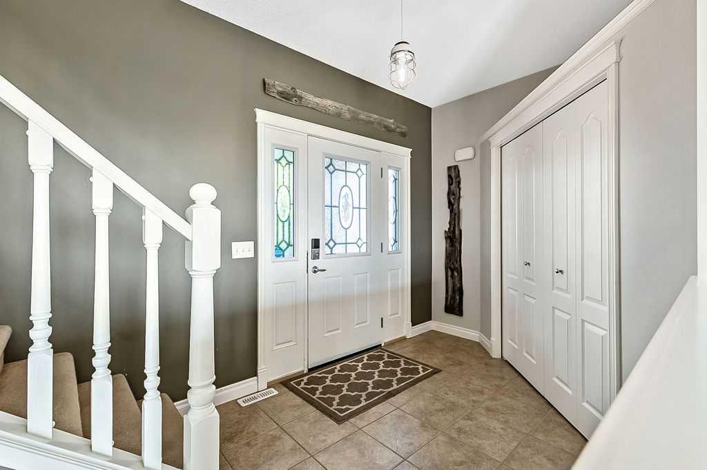 521 Westmount Close Property Photo 4