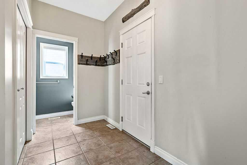 521 Westmount Close Property Photo 17