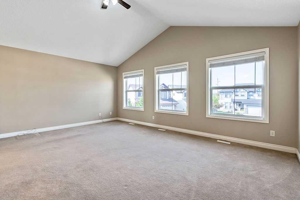 521 Westmount Close Property Photo 21