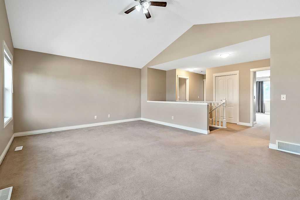 521 Westmount Close Property Photo 22