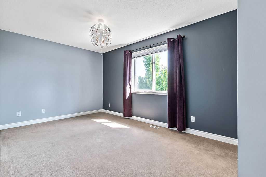 521 Westmount Close Property Photo 28