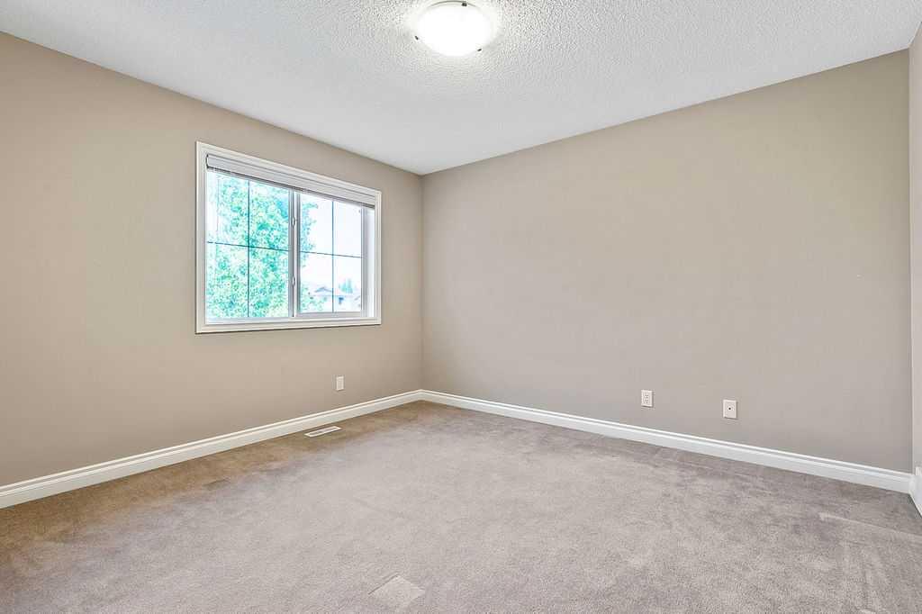 521 Westmount Close Property Photo 29
