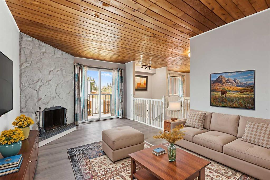 1203 44 Street E Property Photo 7