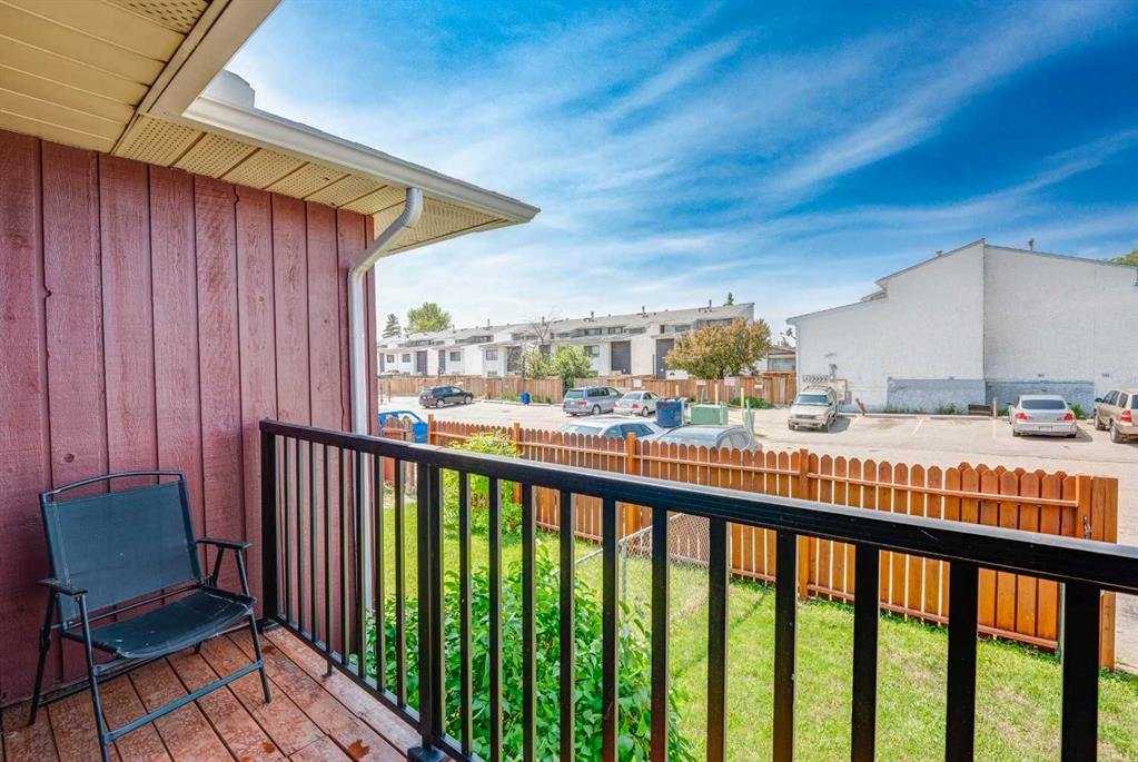1203 44 Street E Property Photo 9