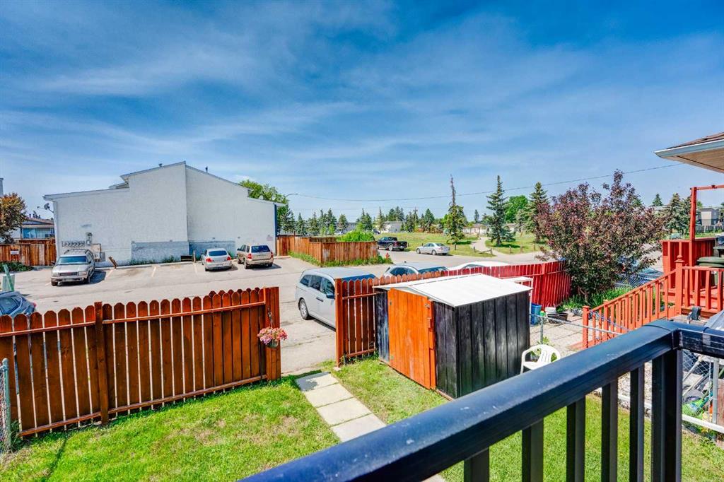 1203 44 Street E Property Photo 10