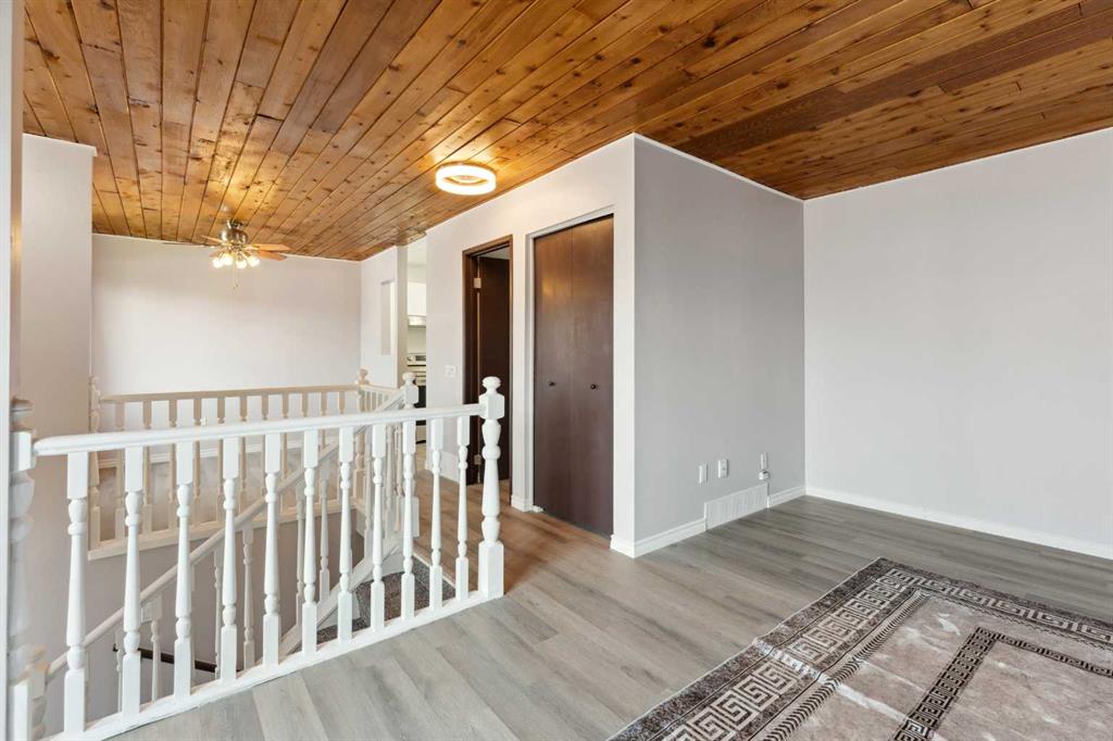 1203 44 Street E Property Photo 11