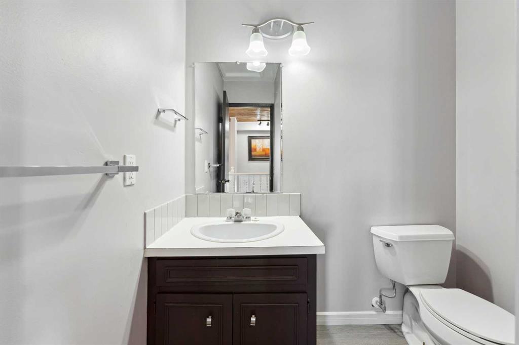 1203 44 Street E Property Photo 21