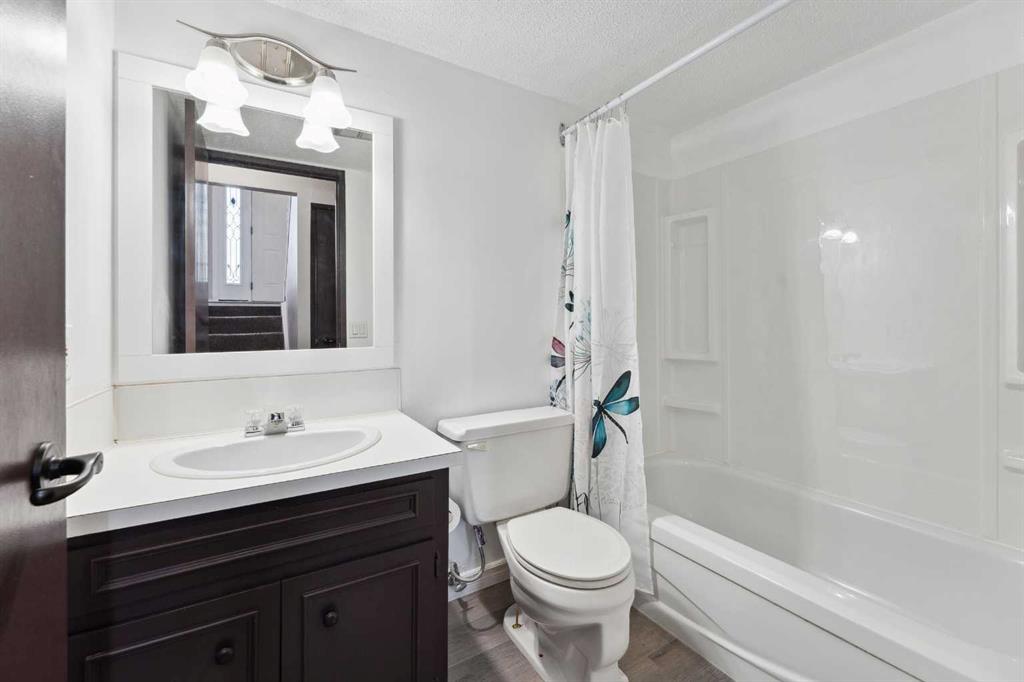 1203 44 Street E Property Photo 23