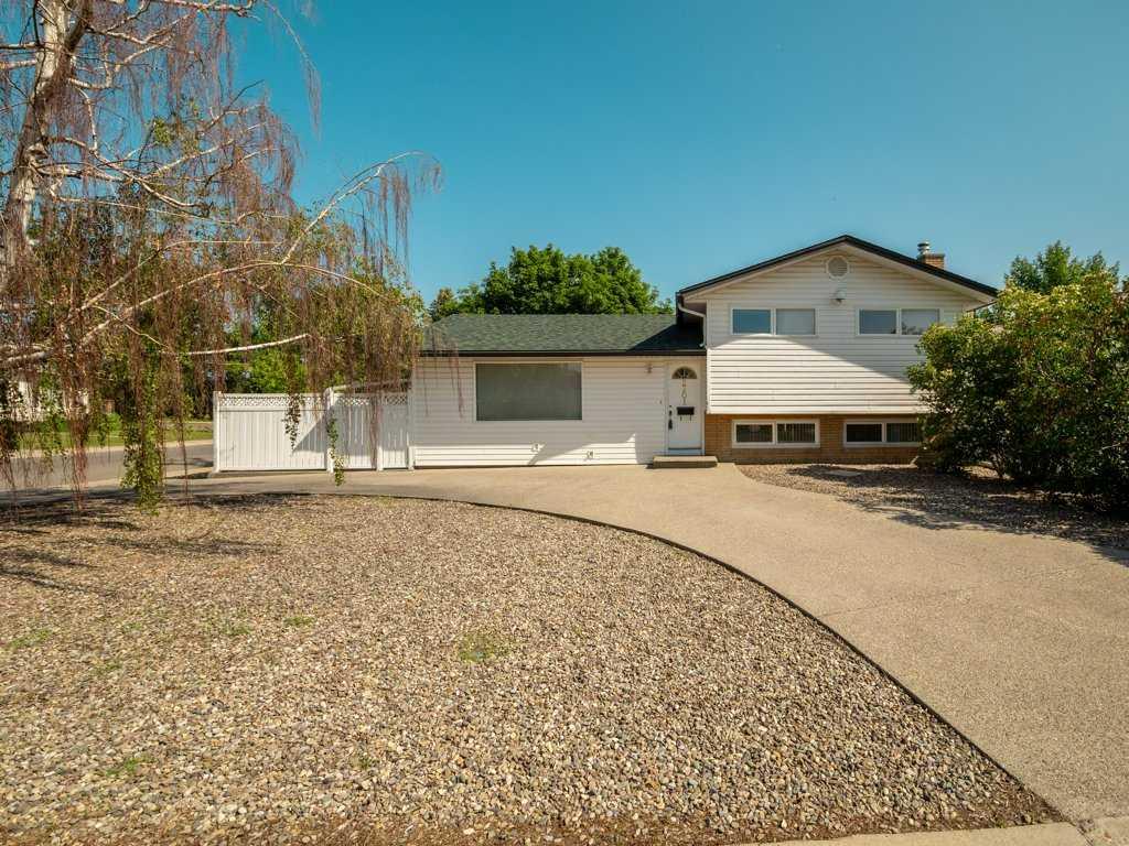 2301 23 Avenue Property Photo 1