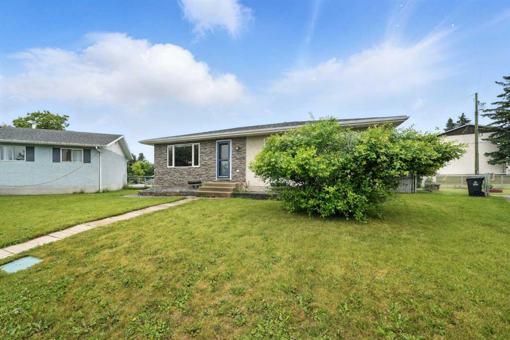 5220 52 Street Property Photo 2